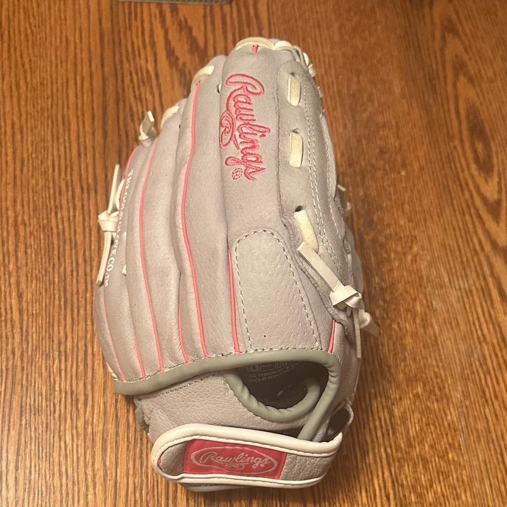 Rawlings Light Gray and Red Baseball Glove